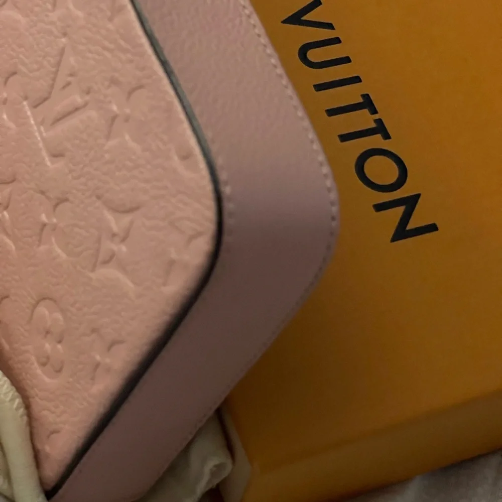 Louis Vuitton pochette Felicie gm soft pink 100% authentic full inclusion new